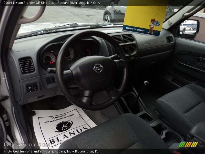 Radiant Silver Metallic / Gray 2004 Nissan Frontier XE King Cab