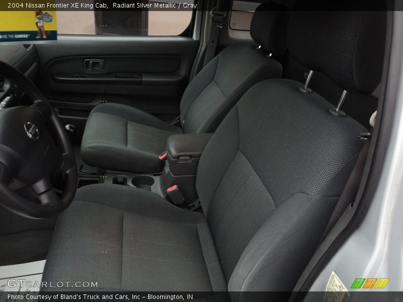 Radiant Silver Metallic / Gray 2004 Nissan Frontier XE King Cab