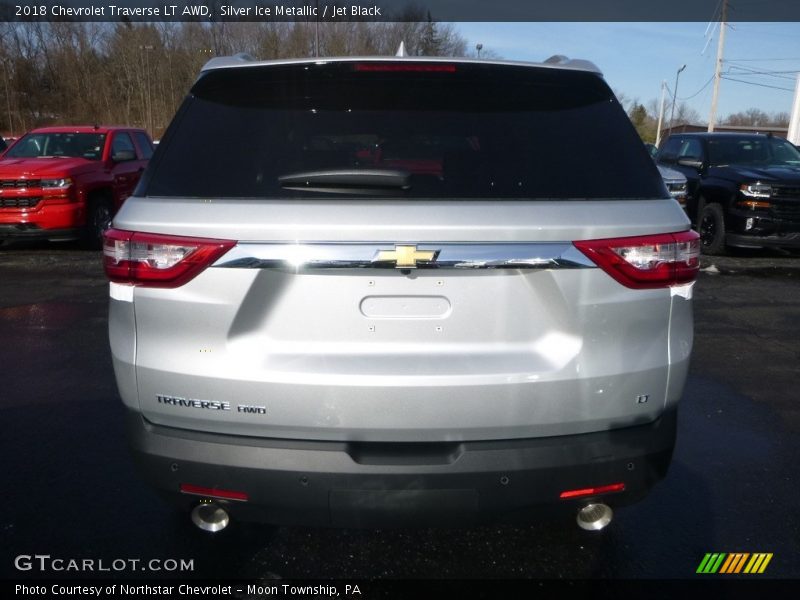 Silver Ice Metallic / Jet Black 2018 Chevrolet Traverse LT AWD