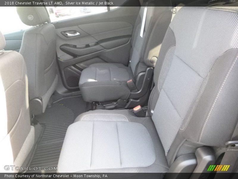 Silver Ice Metallic / Jet Black 2018 Chevrolet Traverse LT AWD