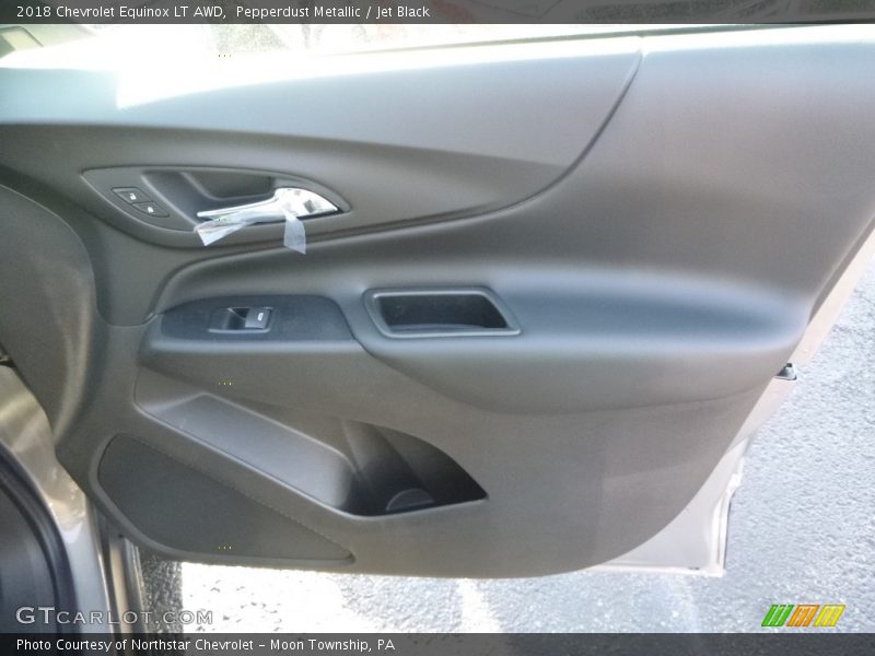 Pepperdust Metallic / Jet Black 2018 Chevrolet Equinox LT AWD