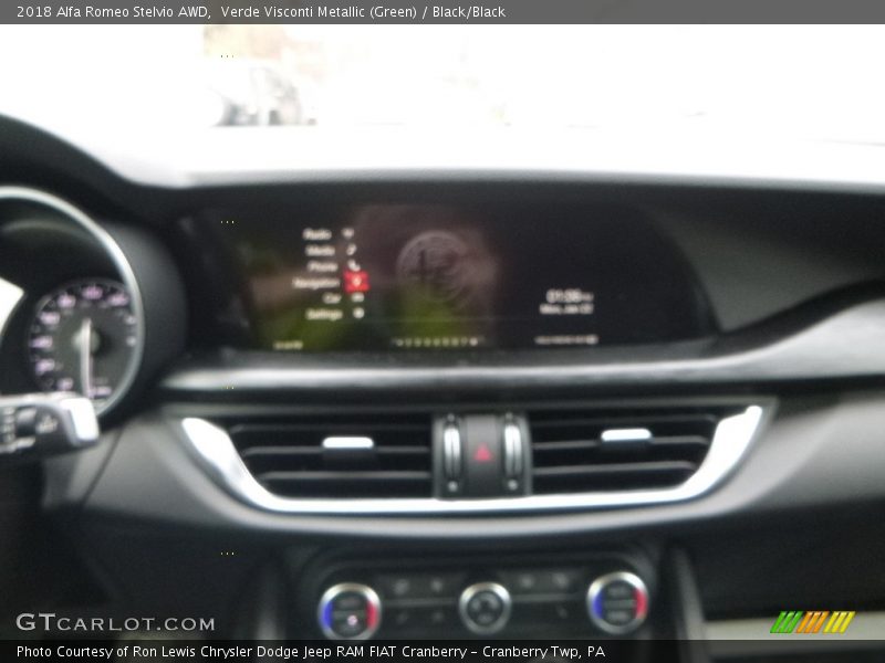 Verde Visconti Metallic (Green) / Black/Black 2018 Alfa Romeo Stelvio AWD