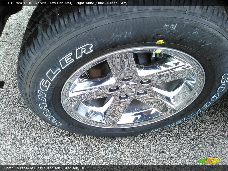 Bright White / Black/Diesel Gray 2018 Ram 1500 Express Crew Cab 4x4