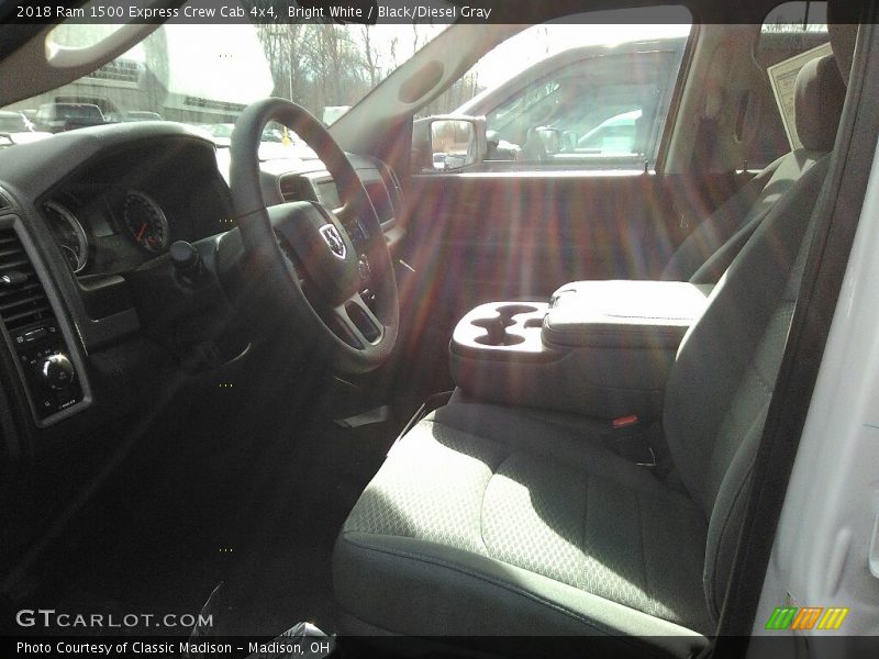 Bright White / Black/Diesel Gray 2018 Ram 1500 Express Crew Cab 4x4