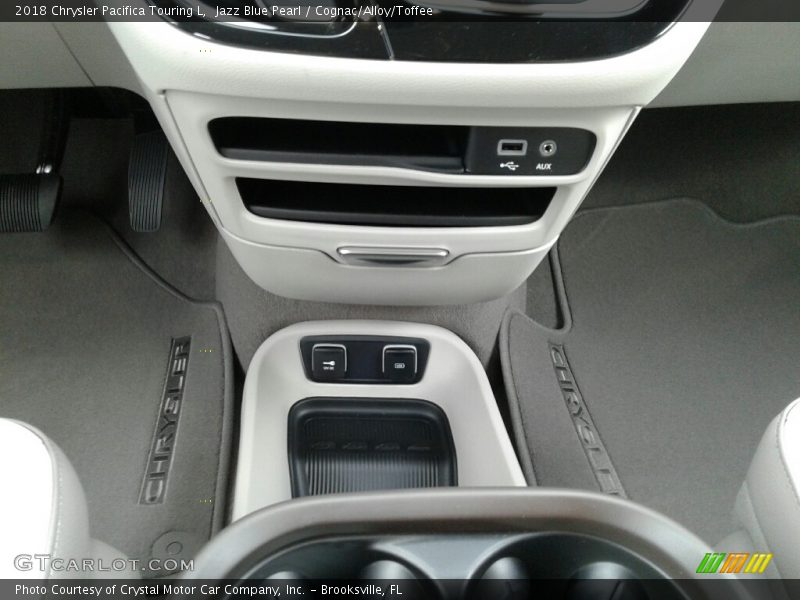 Jazz Blue Pearl / Cognac/Alloy/Toffee 2018 Chrysler Pacifica Touring L