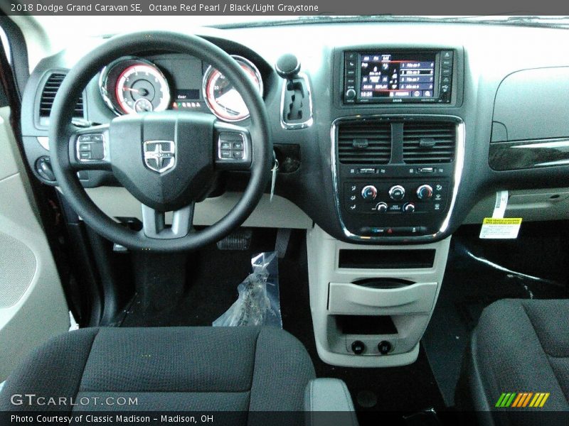 Octane Red Pearl / Black/Light Graystone 2018 Dodge Grand Caravan SE