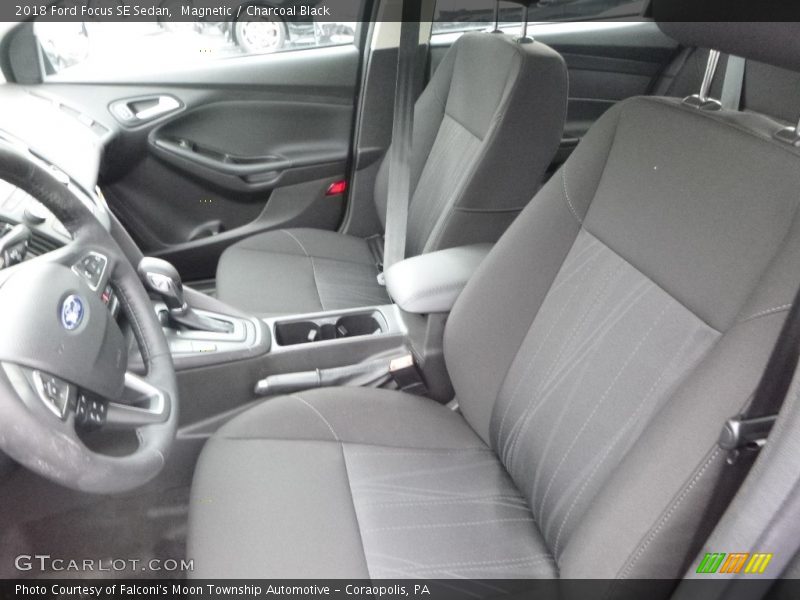 Magnetic / Charcoal Black 2018 Ford Focus SE Sedan