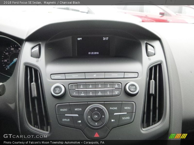 Magnetic / Charcoal Black 2018 Ford Focus SE Sedan