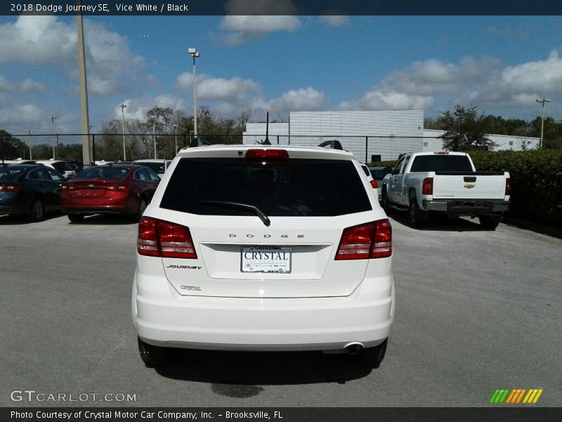 Vice White / Black 2018 Dodge Journey SE