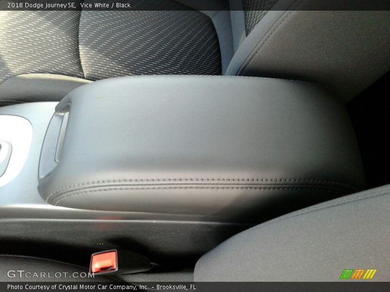 Vice White / Black 2018 Dodge Journey SE