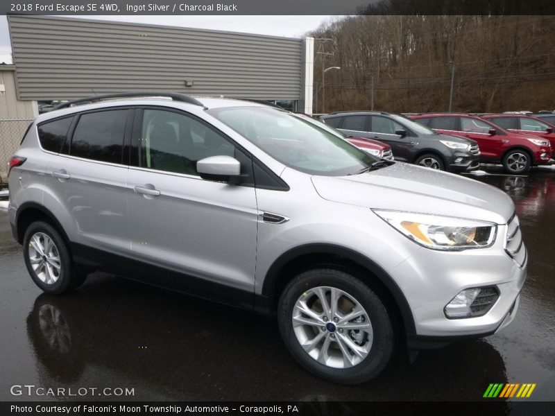 Ingot Silver / Charcoal Black 2018 Ford Escape SE 4WD