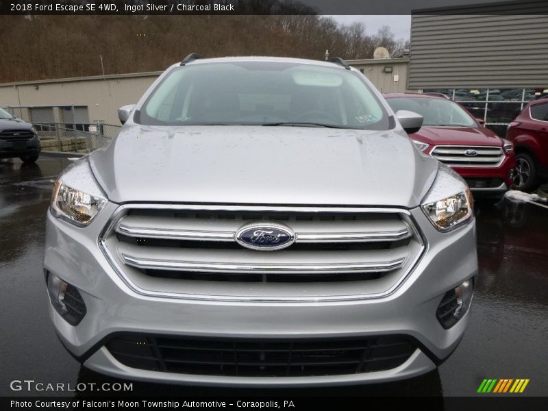 Ingot Silver / Charcoal Black 2018 Ford Escape SE 4WD