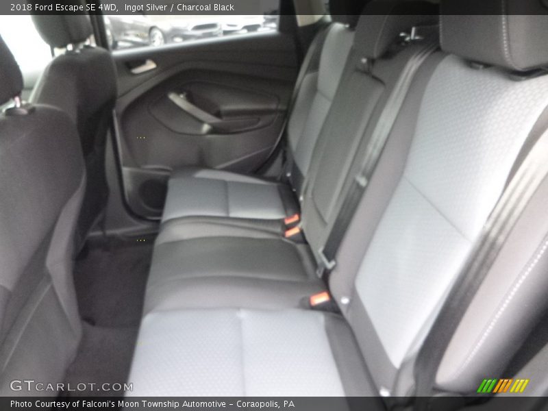 Ingot Silver / Charcoal Black 2018 Ford Escape SE 4WD