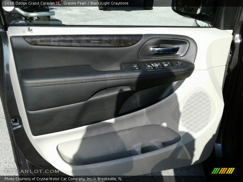 Granite Pearl / Black/Light Graystone 2018 Dodge Grand Caravan SE