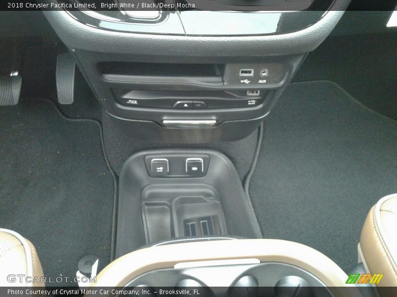 Bright White / Black/Deep Mocha 2018 Chrysler Pacifica Limited