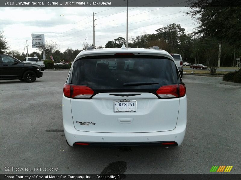 Bright White / Black/Diesel 2018 Chrysler Pacifica Touring L