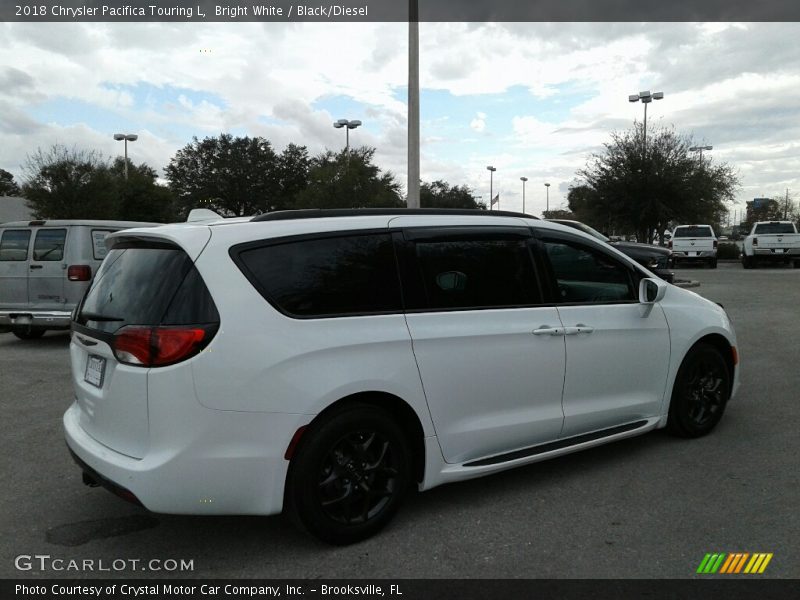 Bright White / Black/Diesel 2018 Chrysler Pacifica Touring L