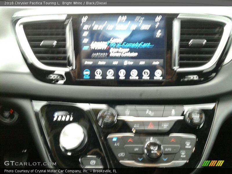 Bright White / Black/Diesel 2018 Chrysler Pacifica Touring L