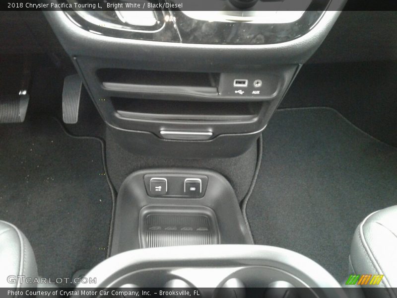 Bright White / Black/Diesel 2018 Chrysler Pacifica Touring L