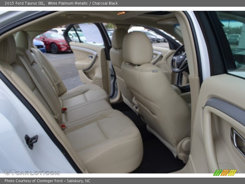 White Platinum Metallic / Charcoal Black 2015 Ford Taurus SEL