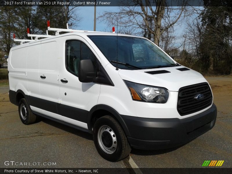 Front 3/4 View of 2017 Transit Van 250 LR Regular