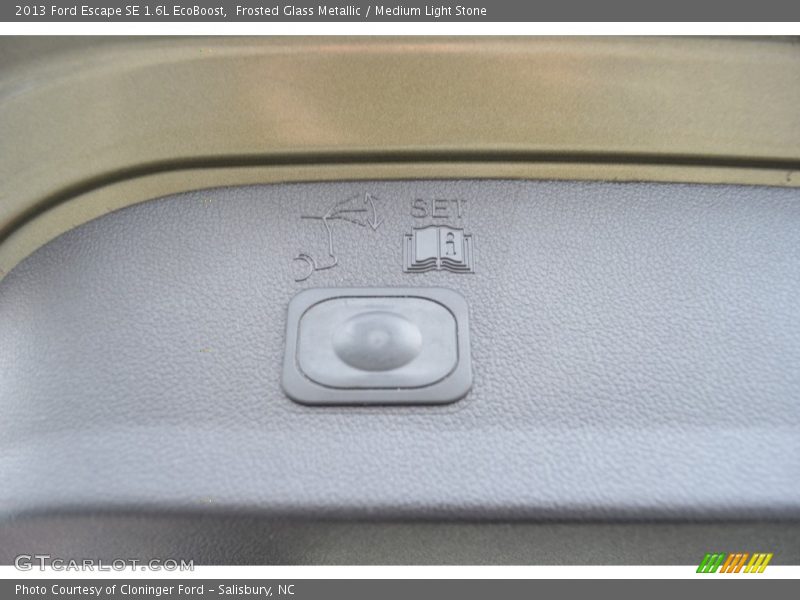 Frosted Glass Metallic / Medium Light Stone 2013 Ford Escape SE 1.6L EcoBoost