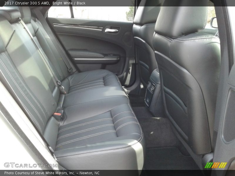 Bright White / Black 2017 Chrysler 300 S AWD