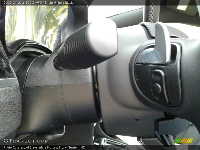 Bright White / Black 2017 Chrysler 300 S AWD