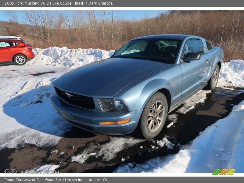 Black / Dark Charcoal 2005 Ford Mustang V6 Deluxe Coupe