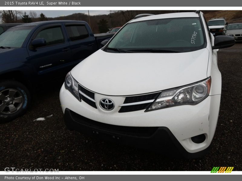 Super White / Black 2015 Toyota RAV4 LE
