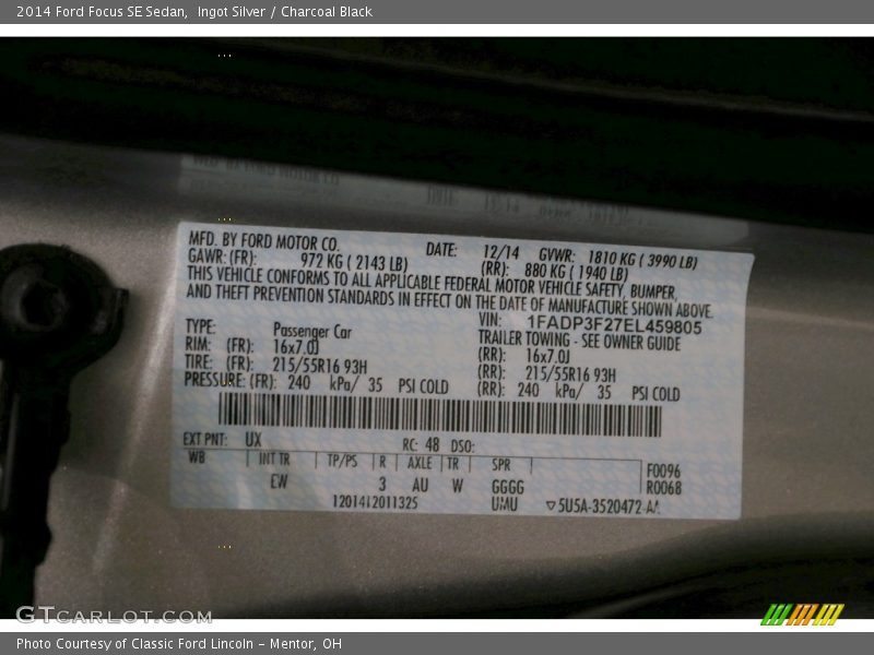 Ingot Silver / Charcoal Black 2014 Ford Focus SE Sedan