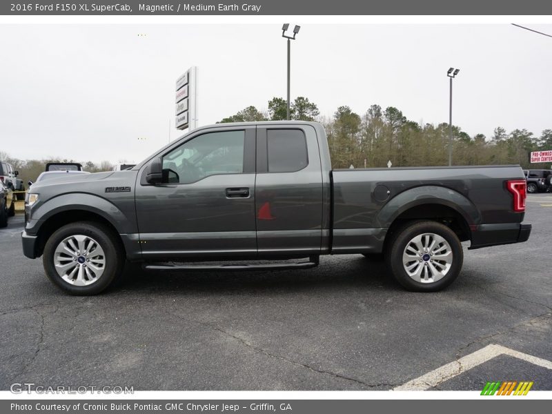 Magnetic / Medium Earth Gray 2016 Ford F150 XL SuperCab