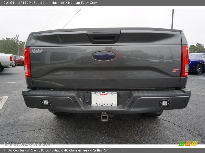 Magnetic / Medium Earth Gray 2016 Ford F150 XL SuperCab