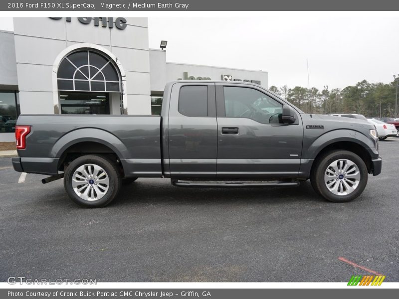 Magnetic / Medium Earth Gray 2016 Ford F150 XL SuperCab