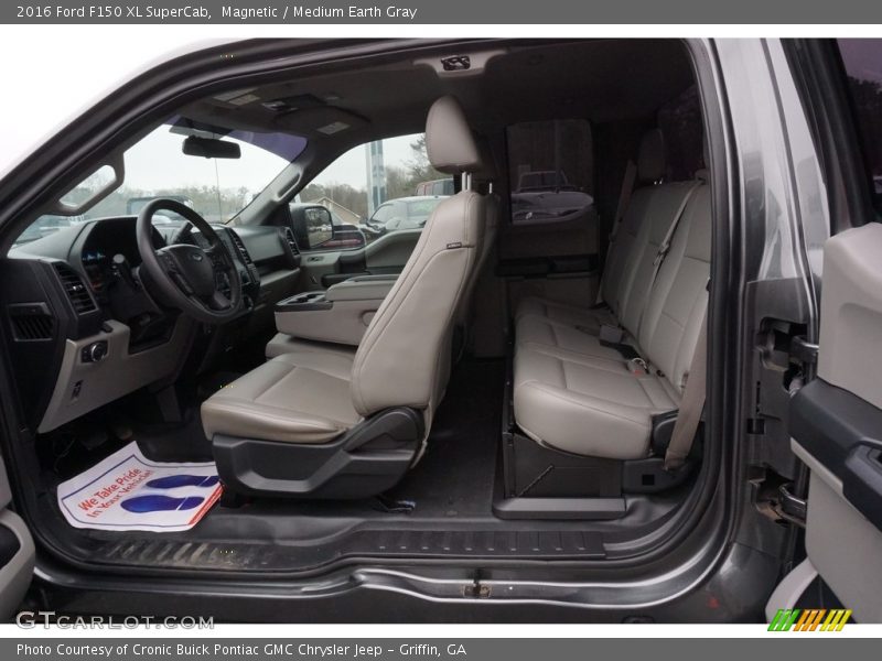 Magnetic / Medium Earth Gray 2016 Ford F150 XL SuperCab