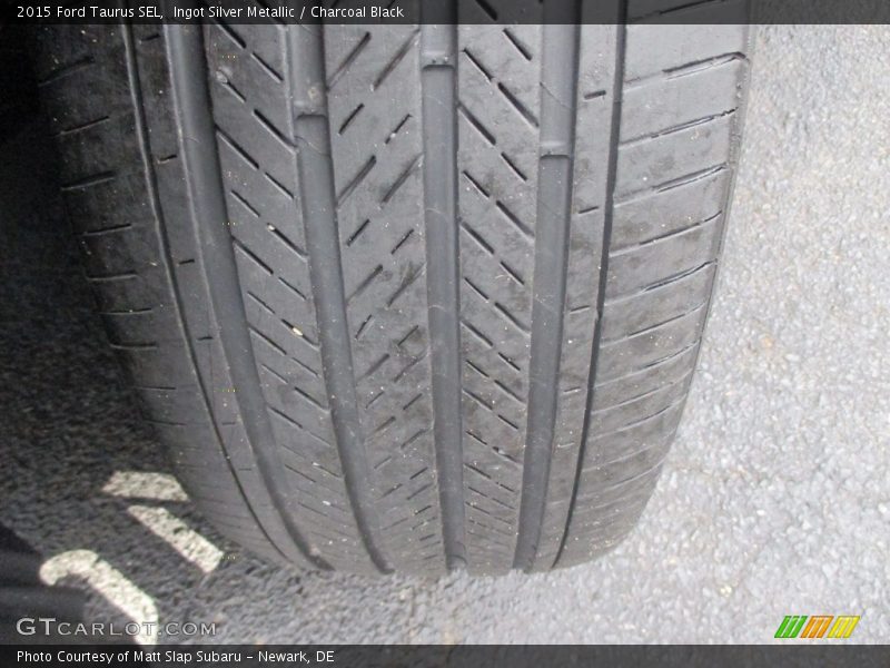 Ingot Silver Metallic / Charcoal Black 2015 Ford Taurus SEL