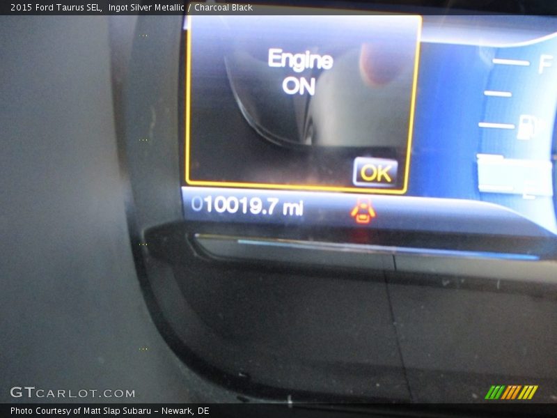 Ingot Silver Metallic / Charcoal Black 2015 Ford Taurus SEL