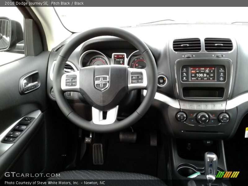 Pitch Black / Black 2018 Dodge Journey SE