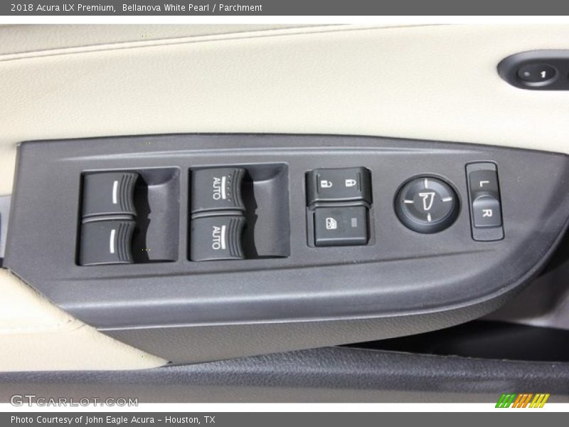 Bellanova White Pearl / Parchment 2018 Acura ILX Premium