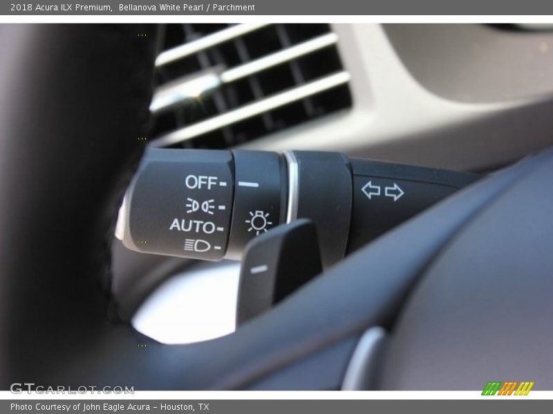 Bellanova White Pearl / Parchment 2018 Acura ILX Premium