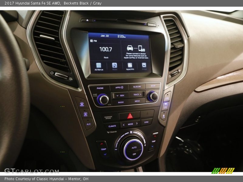 Becketts Black / Gray 2017 Hyundai Santa Fe SE AWD