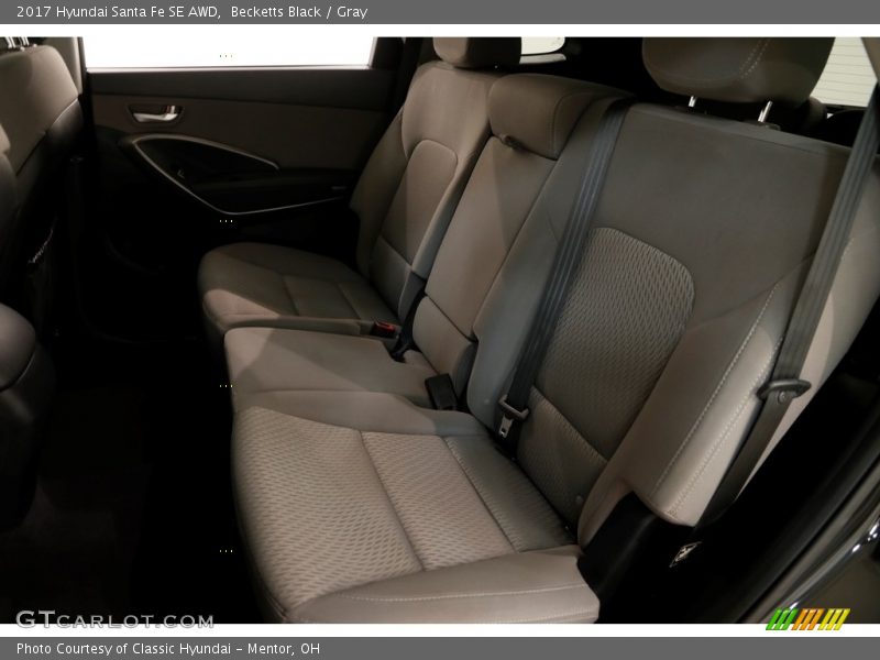 Becketts Black / Gray 2017 Hyundai Santa Fe SE AWD