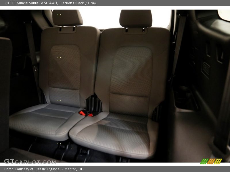 Becketts Black / Gray 2017 Hyundai Santa Fe SE AWD