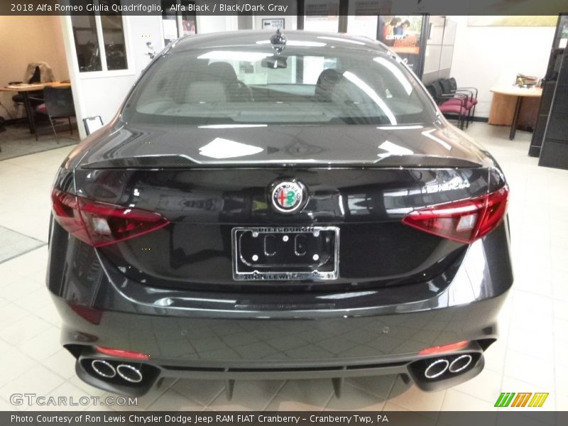 Alfa Black / Black/Dark Gray 2018 Alfa Romeo Giulia Quadrifoglio