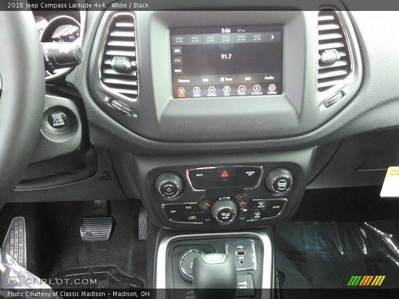 White / Black 2018 Jeep Compass Latitude 4x4