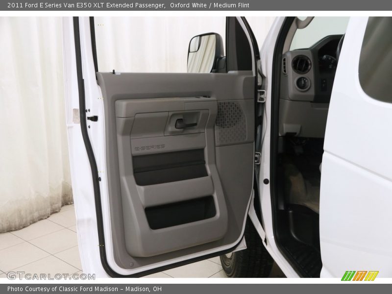 Oxford White / Medium Flint 2011 Ford E Series Van E350 XLT Extended Passenger