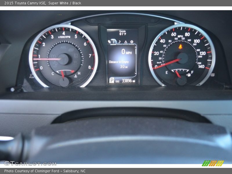 Super White / Black 2015 Toyota Camry XSE