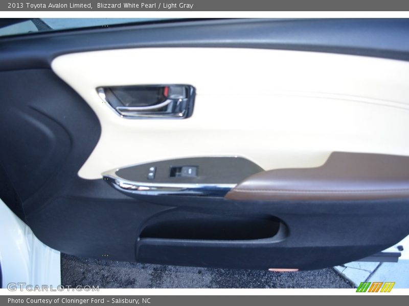 Blizzard White Pearl / Light Gray 2013 Toyota Avalon Limited