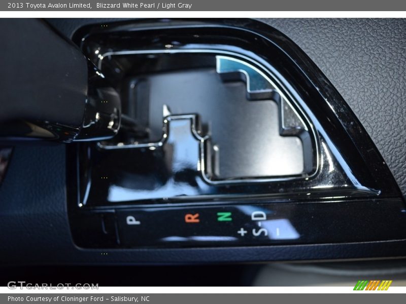 Blizzard White Pearl / Light Gray 2013 Toyota Avalon Limited