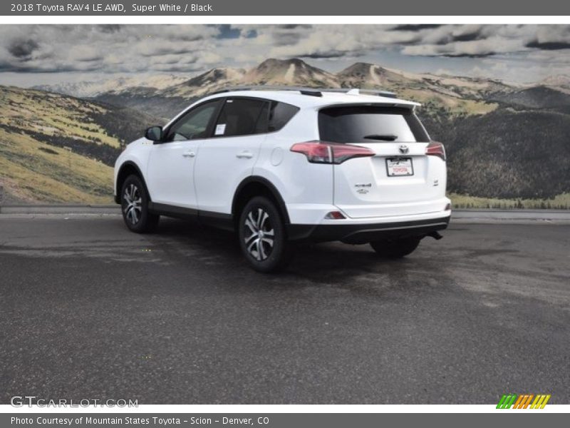Super White / Black 2018 Toyota RAV4 LE AWD
